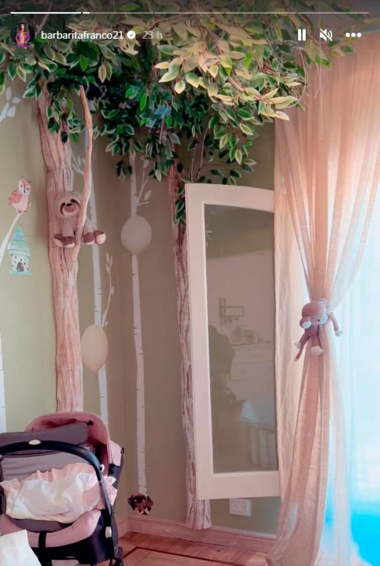 Techo de chapa y un árbol en la pared: la excéntrica habitación de la hija de Barby Franco