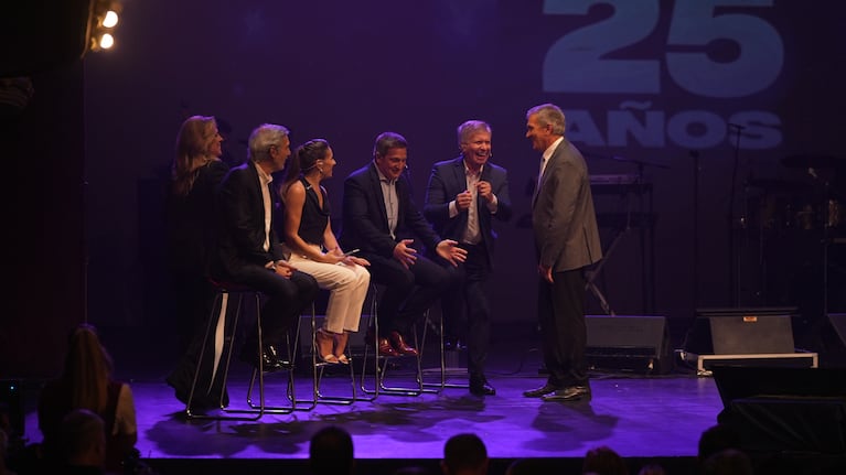 Telenoche festejó sus 25 años en el teatro Real.