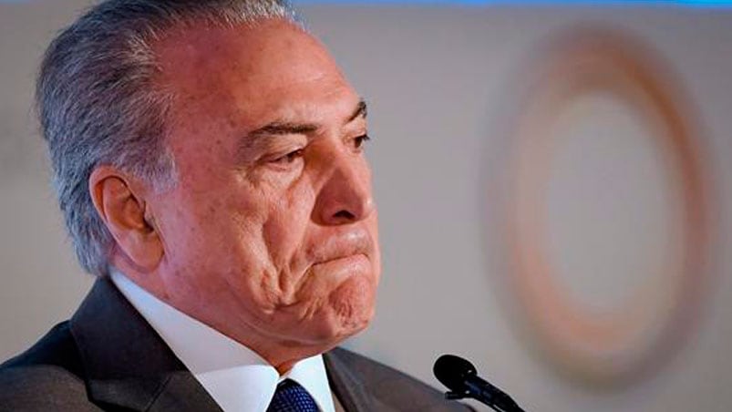 Temer dijo que si lo quieren afuera del Gobierno, lo tendrán que "derribar"