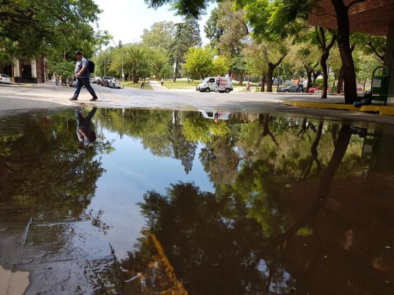 Temor en un edificio de Nueva Córdoba por un agrietamiento