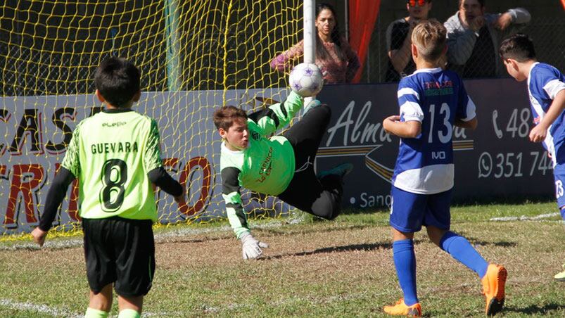 Temple le ganó 2-0 a Anisacate, Bell Ville goleó 8-0 a Carlos Paz y el Robles superó al San Pablo Apóstol.