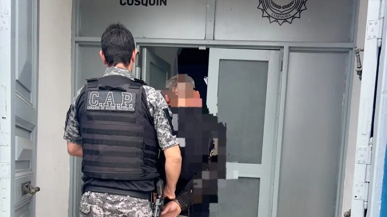 Tenía pedido de captura, chocó y lo detuvieron.