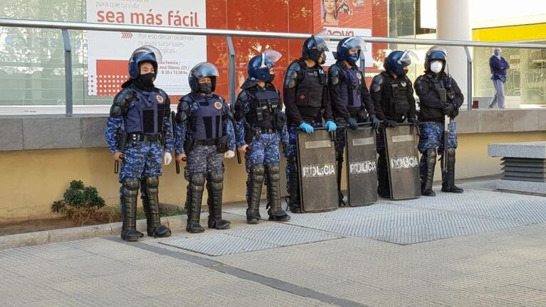 Tensión en el Concejo: el SUOEM marchó sin respetar el distanciamiento social