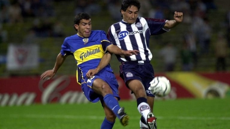 Tevez debutó ante Talleres en el Chateau.