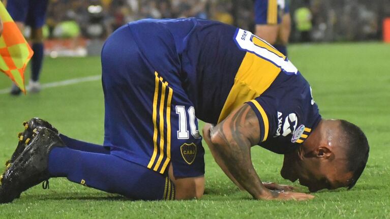 Tevez le dio el título al Xeneize en la última fecha.