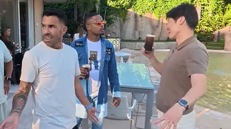 Tevez recibió a Patrice Evra y a Ji Sung Park en su casa en Buenos Aires.