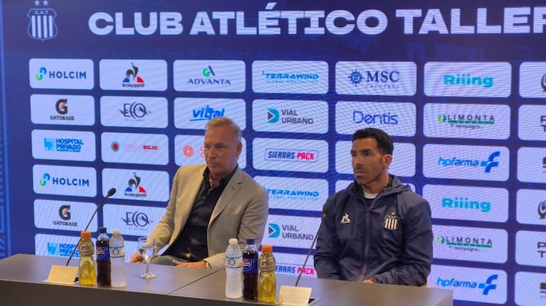 Tevez y Fassi ante la prensa en la presentación del Apache.