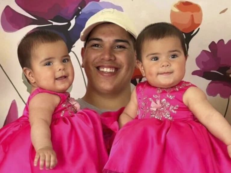 Thiago Medina y las gemelas.