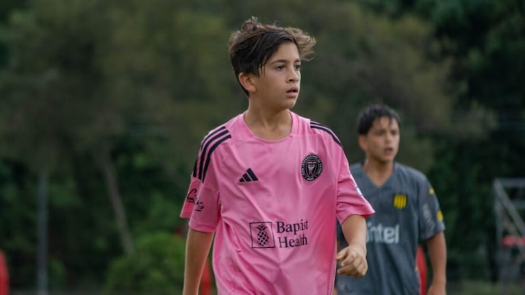 Thiago Messi jugando la Newell's Cup en Rosario.