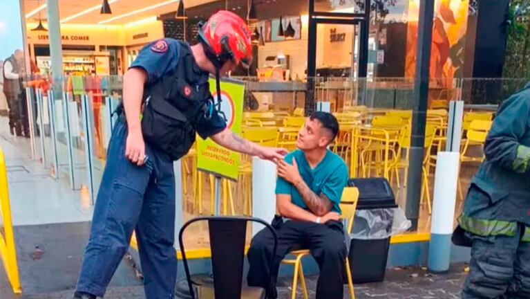 Tiago Palacios tras el choque en la estación de servicio.