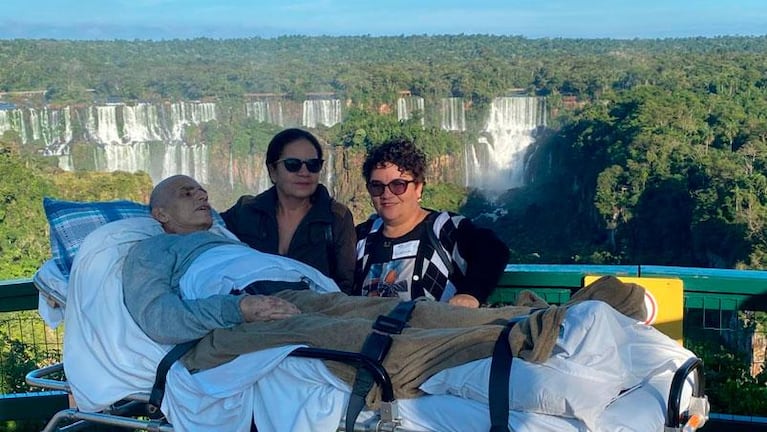 Tiene cáncer y sus médicos le cumplieron el sueño de conocer las Cataratas del Iguazú