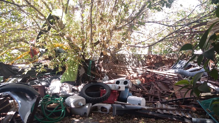 Tiene un basural en la casa del lado y ya no sabe qué hacer.