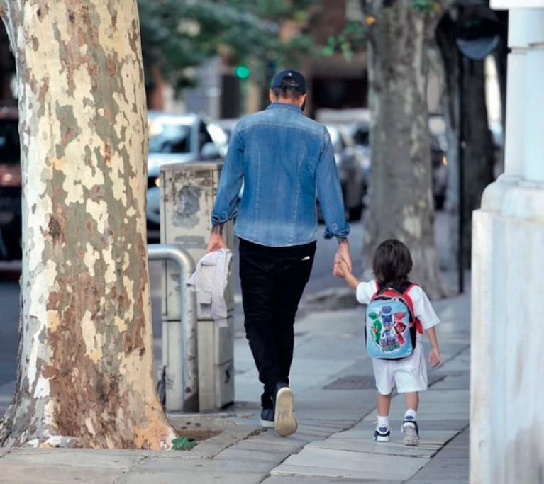 Tinelli acompañó a Lolo en su primer día de jardín