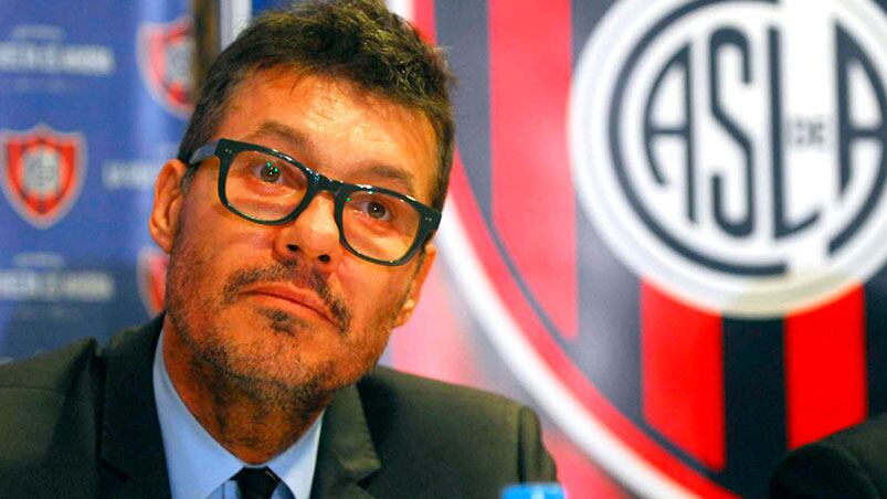 Tinelli fue criticado duramente por un periodista de Badajoz. Foto: Clarín.