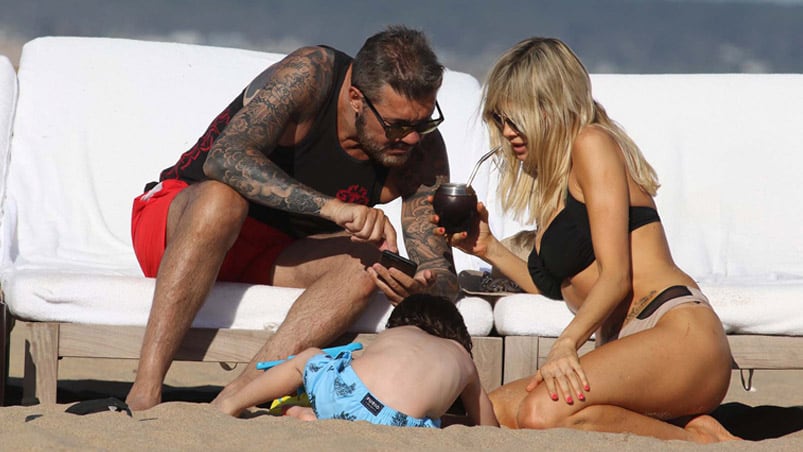 Tinelli, Guillermina y le pequeño Lorenzo en Punta del Este.