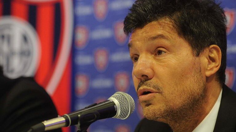 Tinelli pidió licencia y los hinchas no se lo perdonaron.