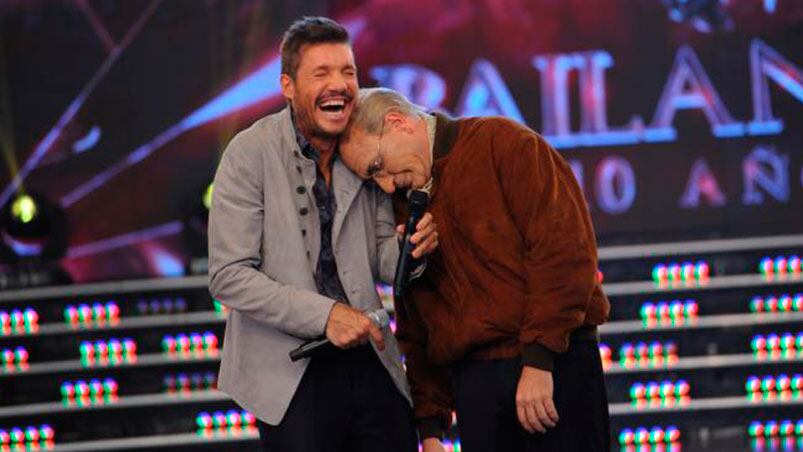 Tinelli se divirtió conversando con De La Rúa.