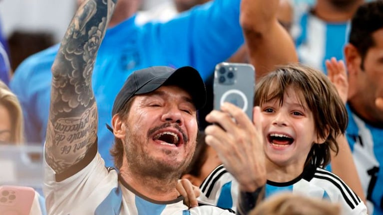 Tinelli y su hijo cumplieron con la promesa luego del triunfo de Argentina.