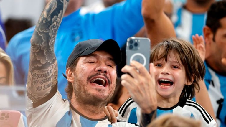 Tinelli y su hijo cumplieron con la promesa luego del triunfo de Argentina.