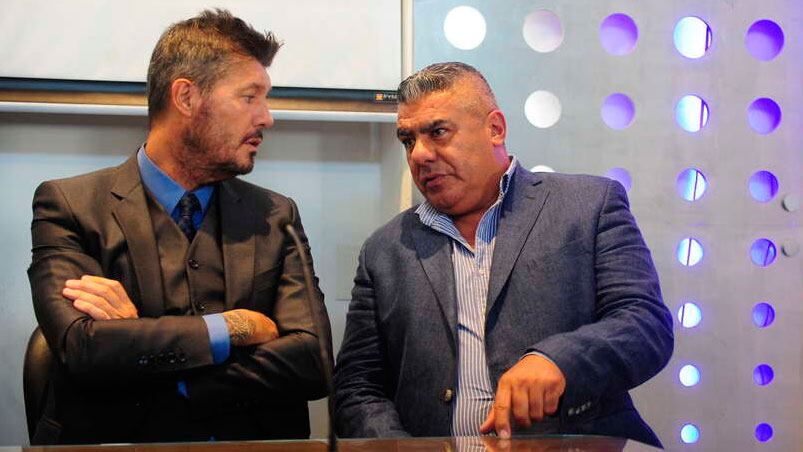 Tinelli y Tapia escucharon a Bauza y por el momento lo apoyan.