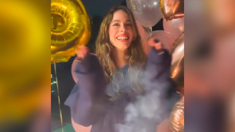 Tini celebró sus 26 años con su familia y amigos. 