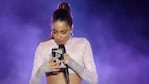 Tini hizo un video con el celular de una fan en el medio del show