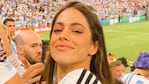 Tini Stoessel alentando a la Selección Argentina ante México.