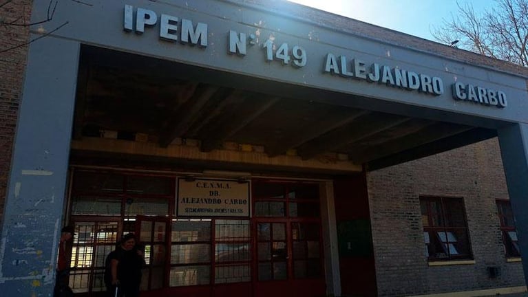 Tiró gas pimienta en clases e intoxicó a compañeros y a una docente