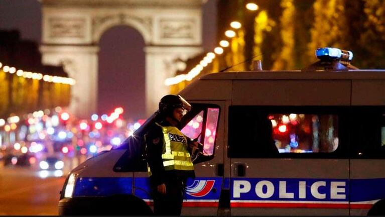 Tiroteo en París: ISIS se adjudicó el ataque en Campos Elíseos