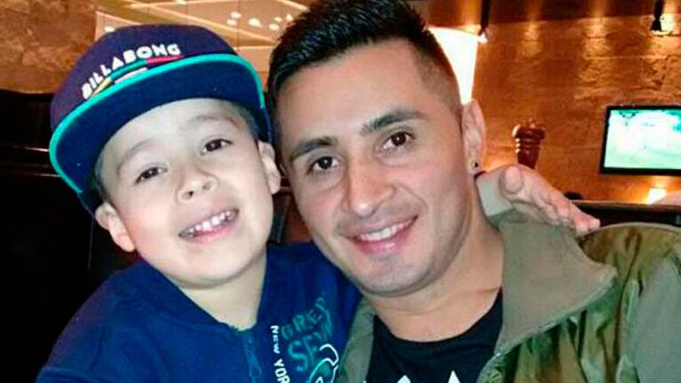 Tobías, de 5 años y su papá Gastón, quien relató el dramático episodio.
