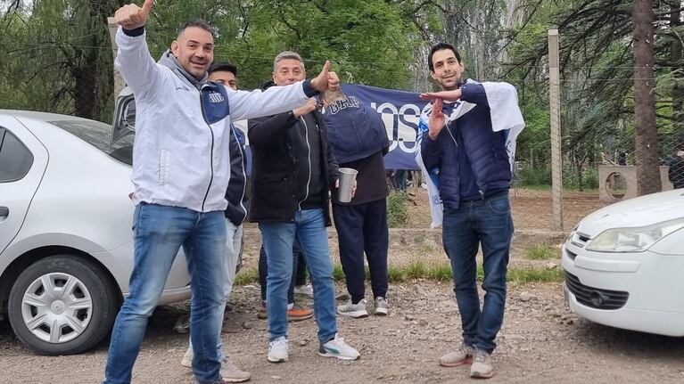 Toda la pasión de los hinchas de la "T" en la previa. Foto: Agustín Burgi/El Doce.