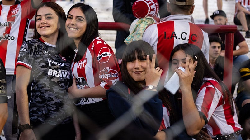 Todas a la cancha el domingo a ver a "La Gloria".