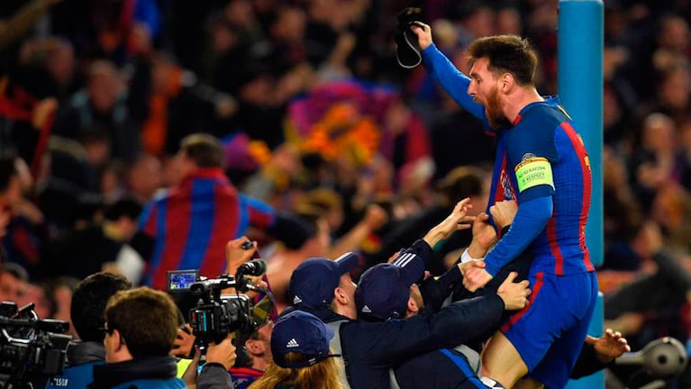 Todo Barcelona celebra la renovación de Lionel Messi.