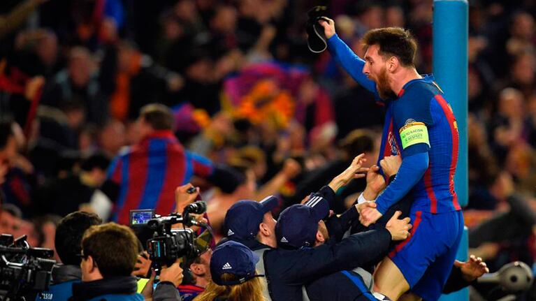 Todo Barcelona celebra la renovación de Lionel Messi.