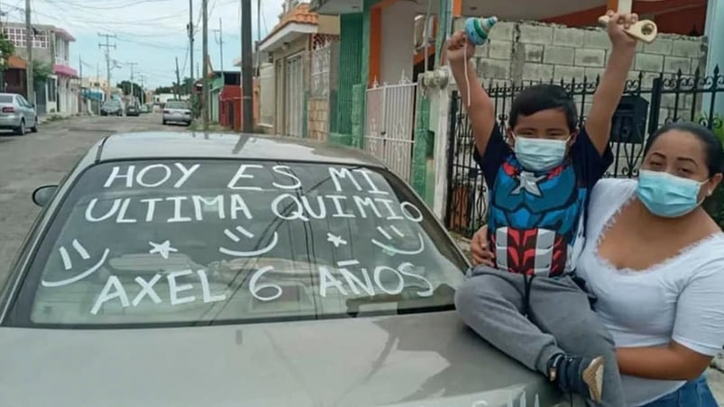 Todo el barrio festejó junto a Axel.