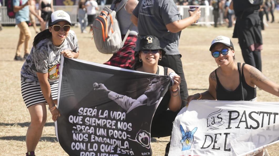 Todo el calor y color popular del segundo día del Cosquín Rock. Foto: Lucio Casalla/El Doce.