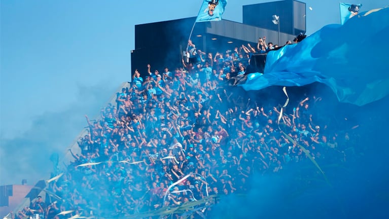 Todo el color del clásico Belgrano-Talleres en el Gigante de Alberdi.