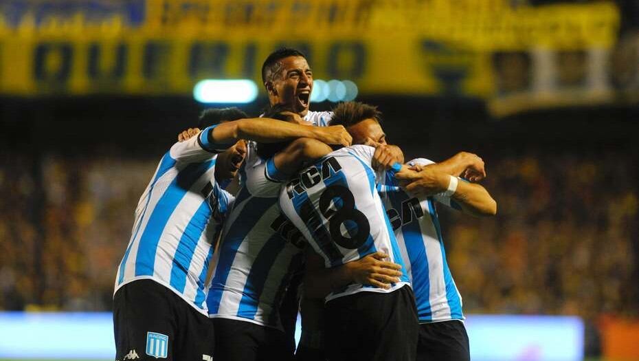 Todo Racing grita el triunfo contra Boca en la Bombonera.