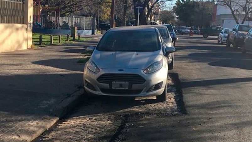 Todo se originó porque algunos vecinos se oponían al nuevo asfalto.