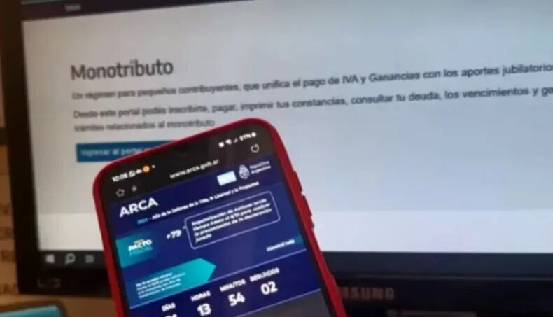 Todos los monotributistas deben revisar su situación cada seis meses.