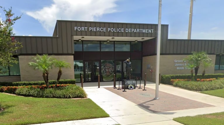 Tomaba sol al lado de la pileta, la atropelló un auto fuera de control y murió