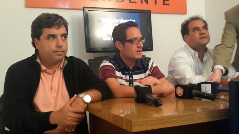 Tomás Méndez fue el primer candidato en llegar a la sede de su partido. 