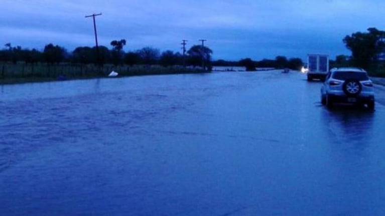 Tornado y evacuados en Sarmiento