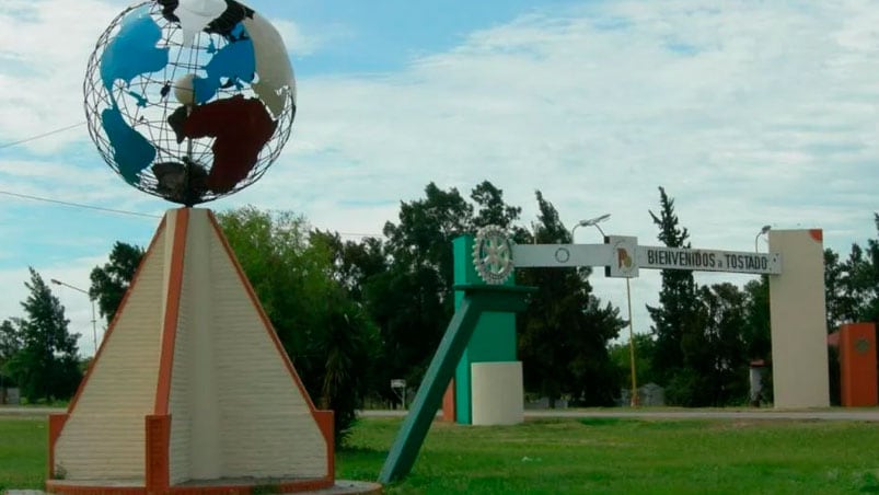 Tostado está ubicada al oeste de la provincia de Santa Fe, al límite con Santiago del Estero.