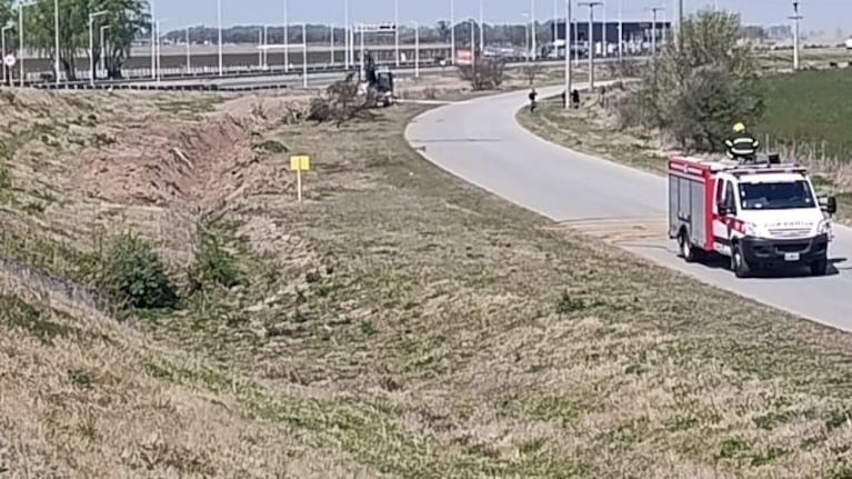 Trabajan para controlar una fuga de gas.