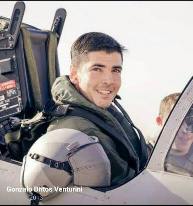 Tragedia en Córdoba: un piloto de la Fuerza Aérea se eyectó y murió