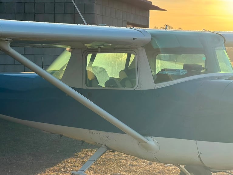 Tragedia en el aire. Instructor de vuelo murió tras caer en un campo de Córdoba.