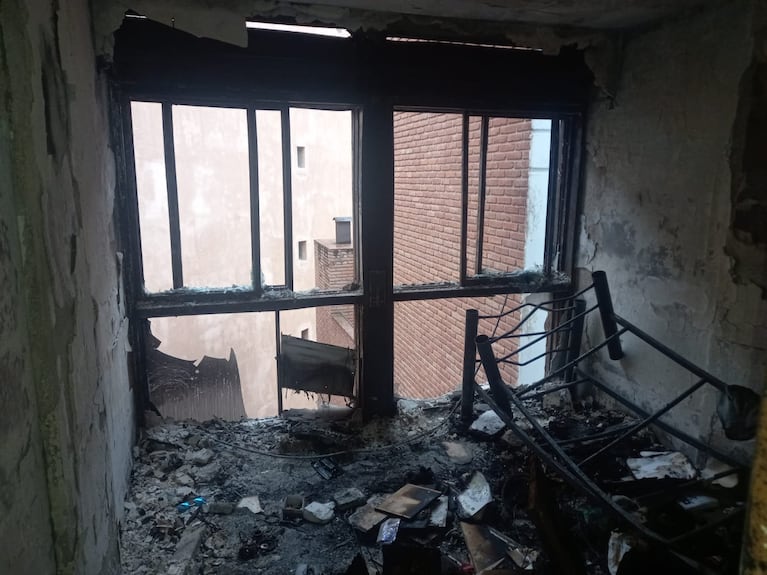 Tragedia en Nueva Córdoba: las fotos del departamento que se incendió