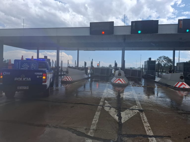 Tragedia en una ruta de Córdoba: una persona murió tras el colapso de un peaje por el temporal