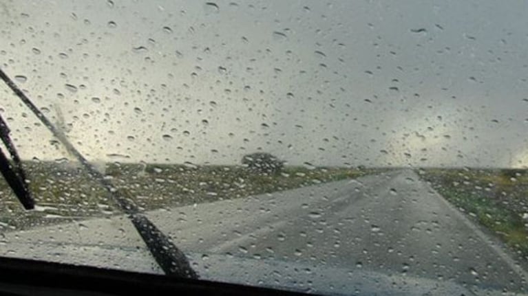 Tramos de varias rutas se ven afectadas por las malas condiciones del tiempo este martes.
